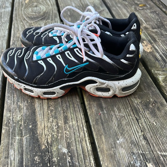Nike Air Max TN Plus Sneakers - Picture 3 of 6